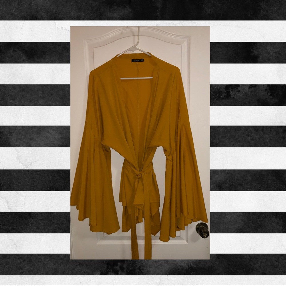 Boohoo Fluted Sleeve Top